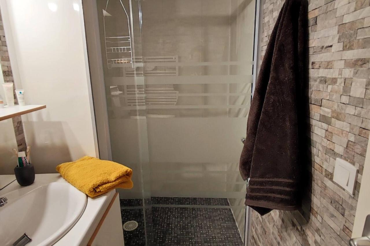 Grand Appartement En Rdc Vallee De 캄팡 외부 사진